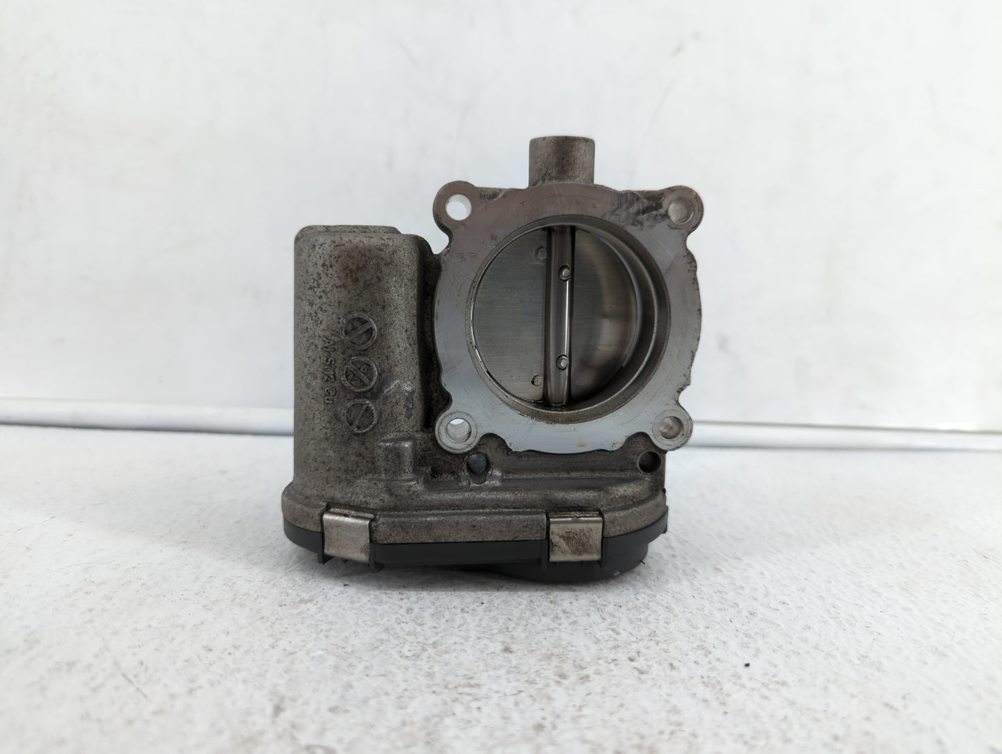 2012-2013 Ford Focus Throttle Body P/N:0280750585 0280750566, DS7E-9F991-BB, CM5E-9F991-AD Fits Fits 2012 2013 2014 2015 201