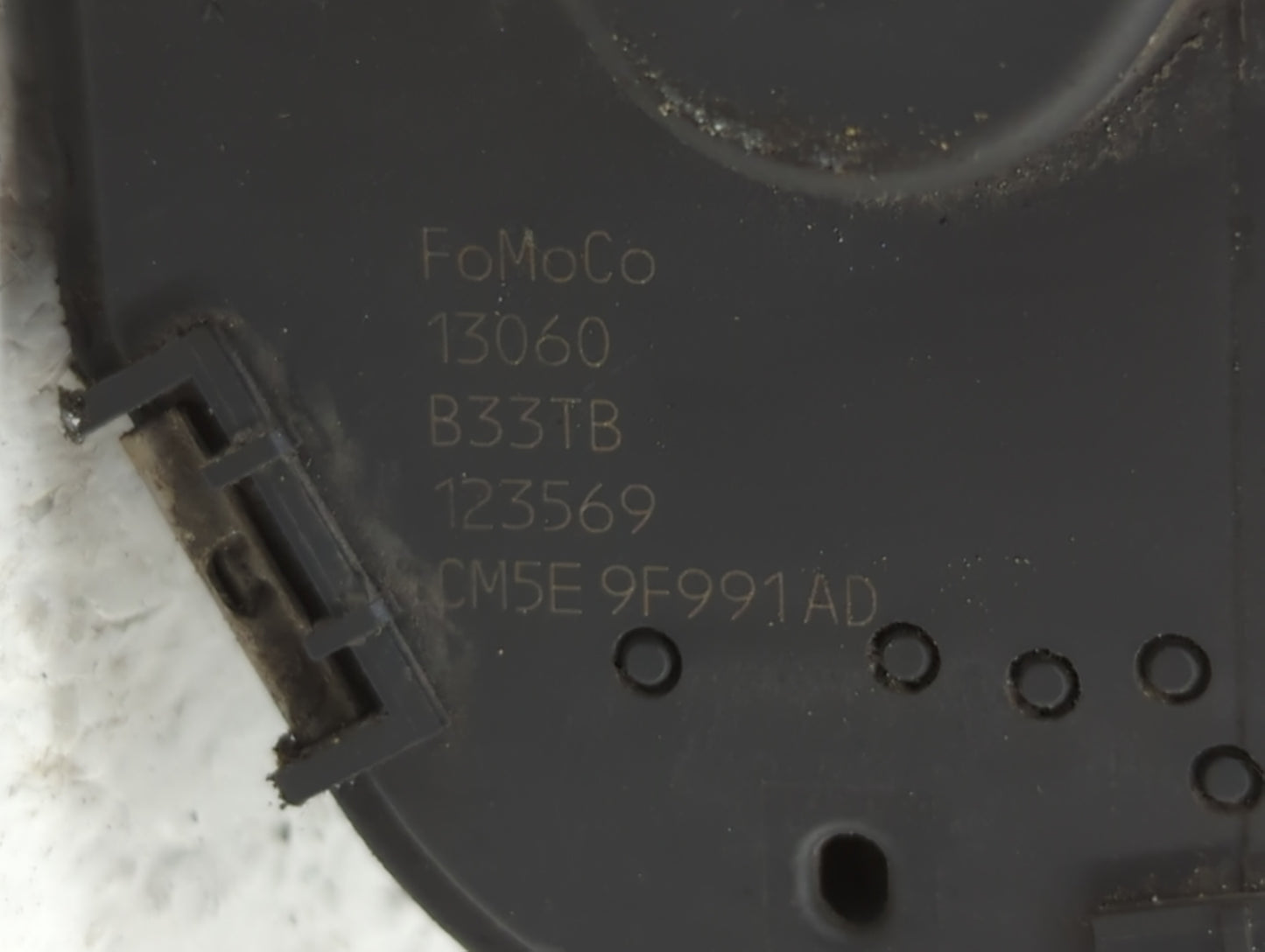 2012-2013 Ford Focus Throttle Body P/N:0280750585 0280750566, DS7E-9F991-BB, CM5E-9F991-AD Fits Fits 2012 2013 2014 2015 201