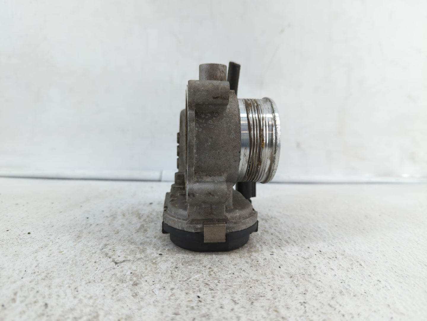 2012-2013 Ford Focus Throttle Body P/N:0280750585 0280750566, DS7E-9F991-BB, CM5E-9F991-AD Fits Fits 2012 2013 2014 2015 201
