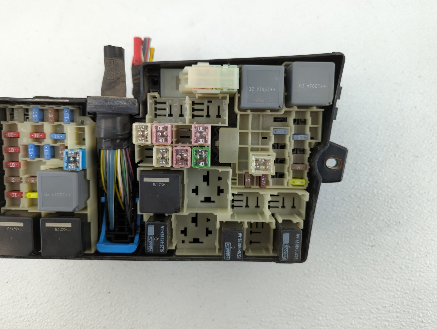 2012-2014 Ford Focus Fusebox Fuse Box Panel Relay Module P/N:AV6T-14A067-AC EV4T-14K733, AV6T-14A142-AB Fits Fits 2012 2013 