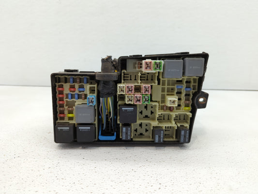 2012-2014 Ford Focus Fusebox Fuse Box Panel Relay Module P/N:AV6T-14A067-AC EV4T-14K733, AV6T-14A142-AB Fits Fits 2012 2013 2014 OEM Used Auto Parts