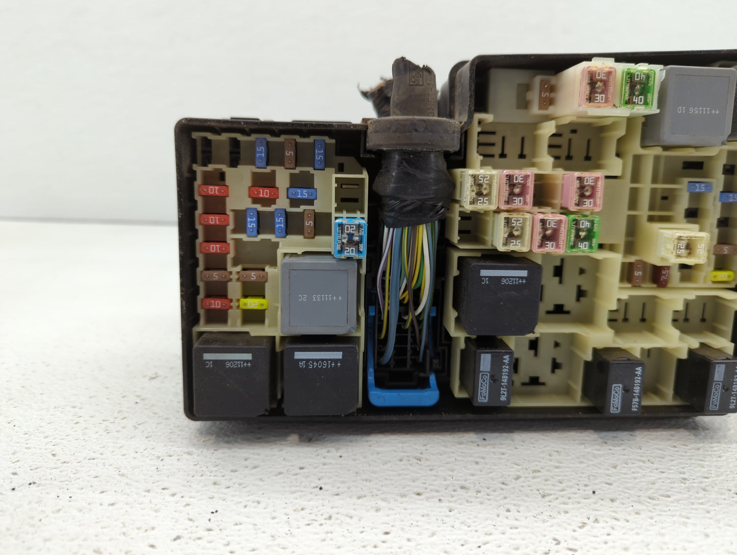 2012-2014 Ford Focus Fusebox Fuse Box Panel Relay Module P/N:AV6T-14A067-AC EV4T-14K733, AV6T-14A142-AB Fits Fits 2012 2013 