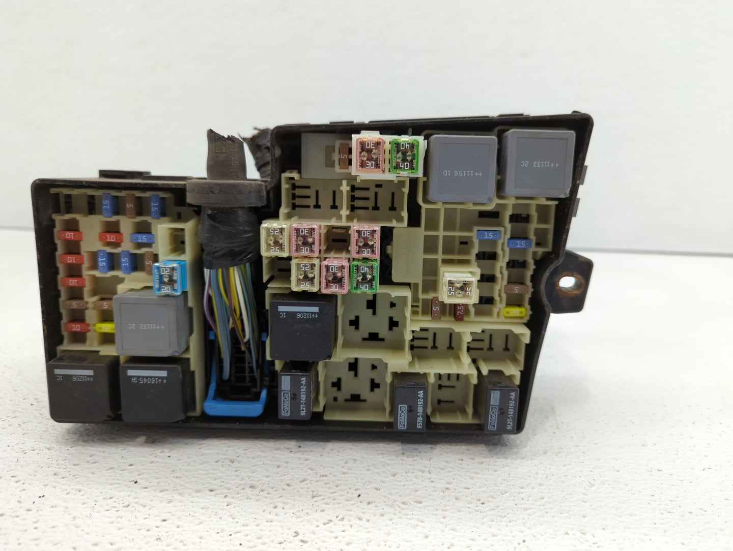 2012-2014 Ford Focus Fusebox Fuse Box Panel Relay Module P/N:AV6T-14A067-AC EV4T-14K733, AV6T-14A142-AB Fits Fits 2012 2013 