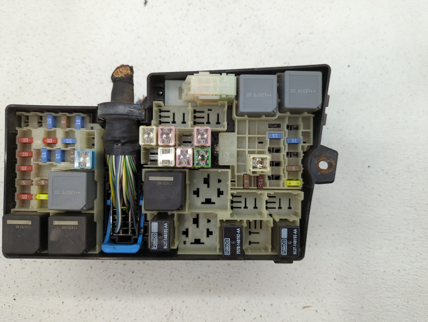 2012-2014 Ford Focus Fusebox Fuse Box Panel Relay Module P/N:AV6T-14A067-AC EV4T-14K733, AV6T-14A142-AB Fits Fits 2012 2013 
