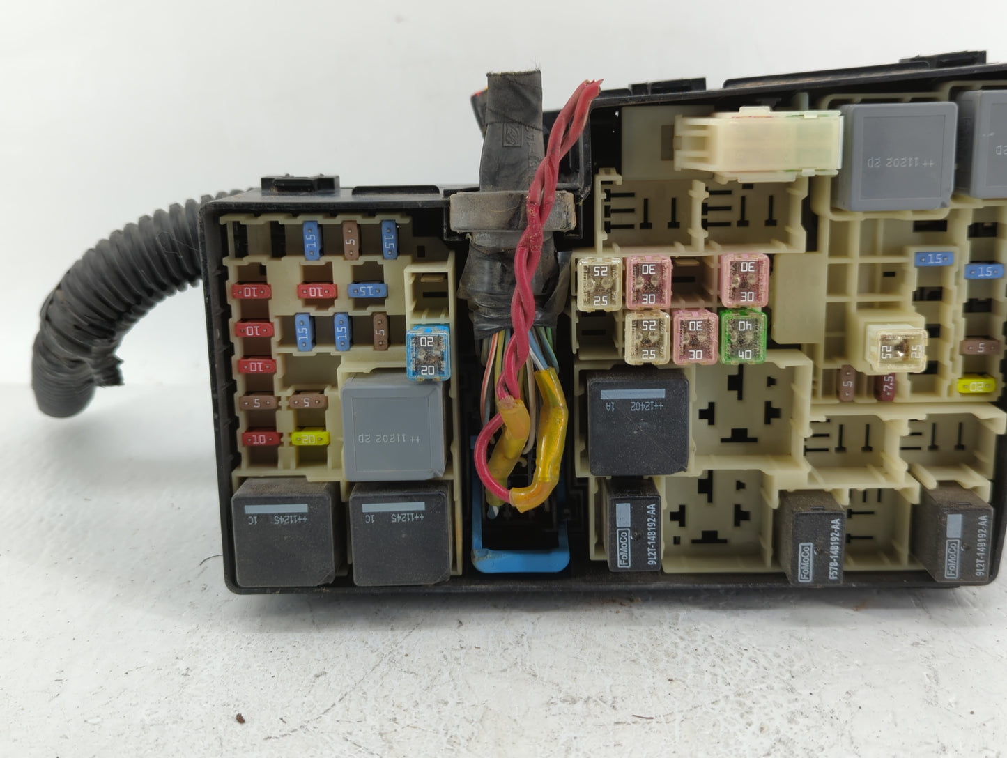2012-2014 Ford Focus Fusebox Fuse Box Panel Relay Module P/N:AV6T-14A067-AC EV4T-14K733, AV6T-14A142-AB Fits Fits 2012 2013 