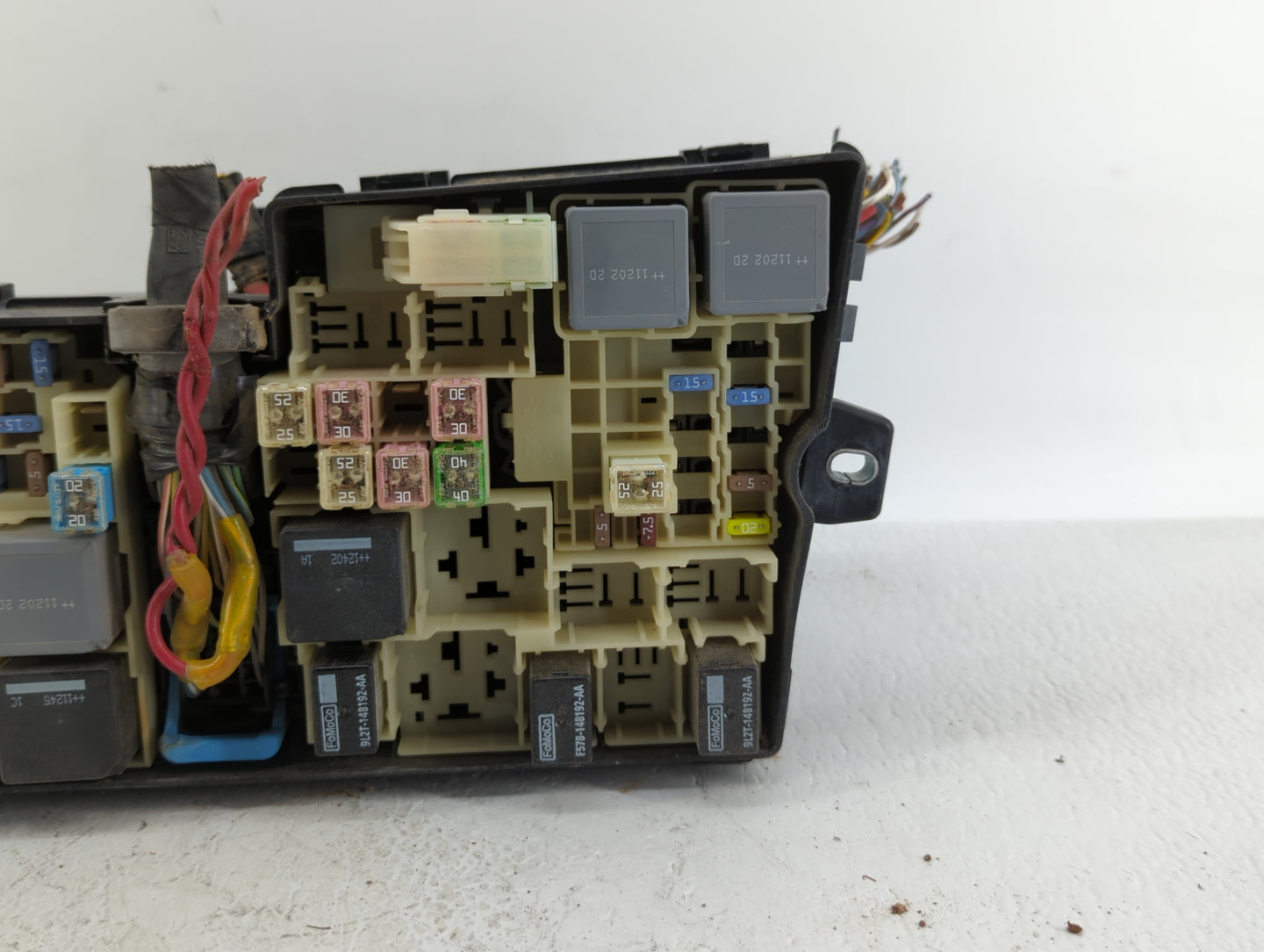 2012-2014 Ford Focus Fusebox Fuse Box Panel Relay Module P/N:AV6T-14A067-AC EV4T-14K733, AV6T-14A142-AB Fits Fits 2012 2013 