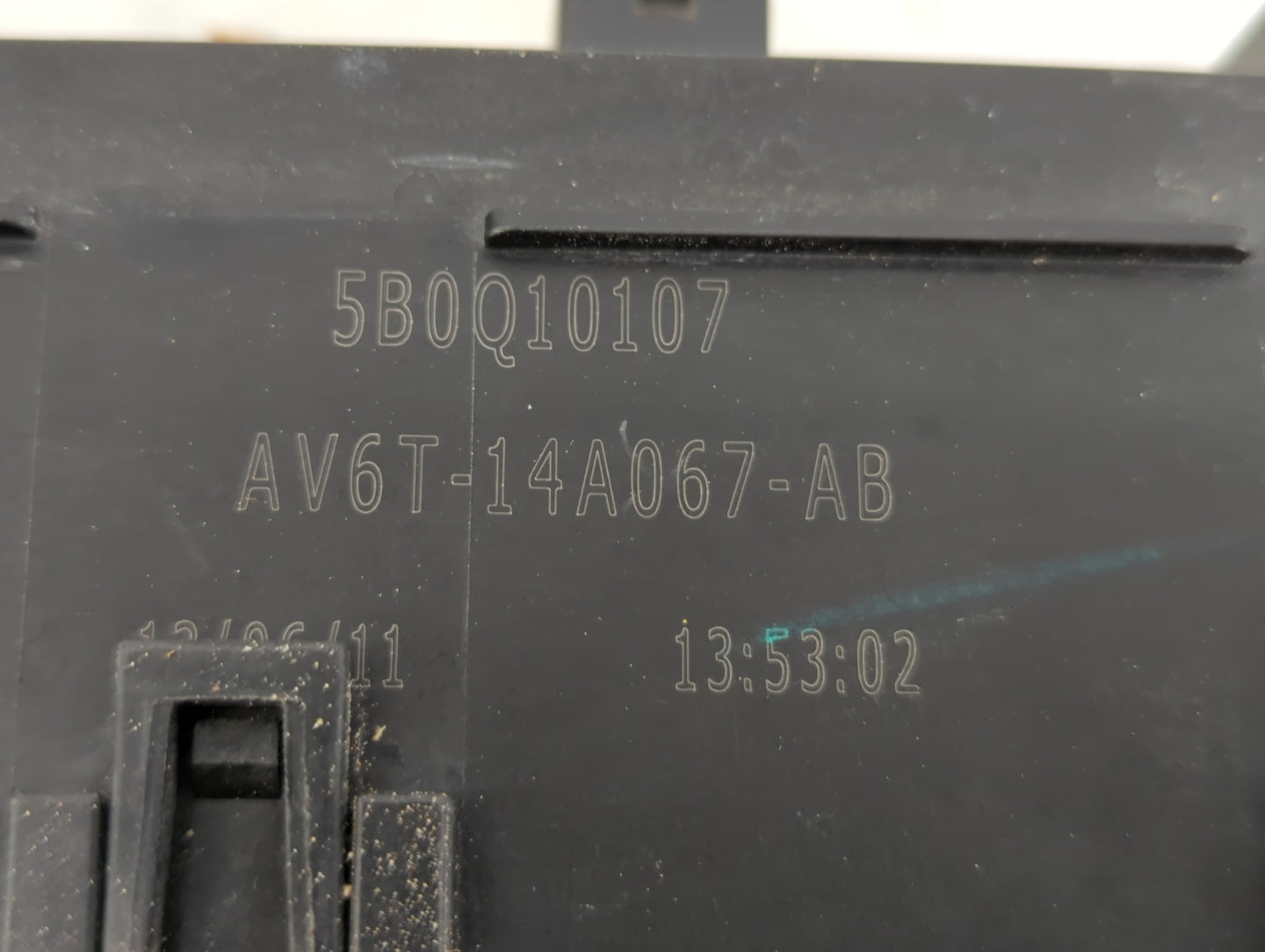 2012-2014 Ford Focus Fusebox Fuse Box Panel Relay Module P/N:AV6T-14A067-AC EV4T-14K733, AV6T-14A142-AB Fits Fits 2012 2013 