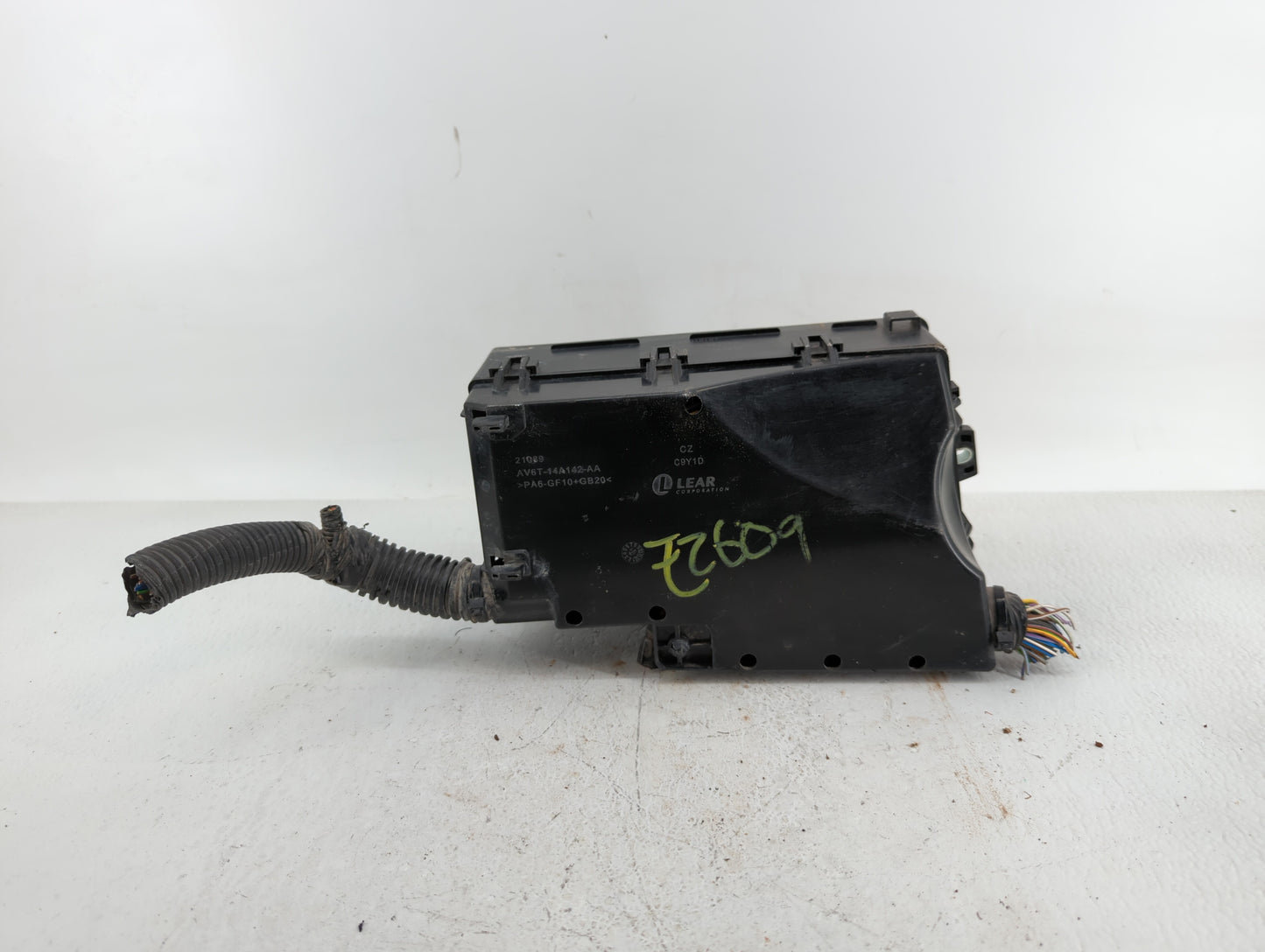2012-2014 Ford Focus Fusebox Fuse Box Panel Relay Module P/N:AV6T-14A067-AC EV4T-14K733, AV6T-14A142-AB Fits Fits 2012 2013 