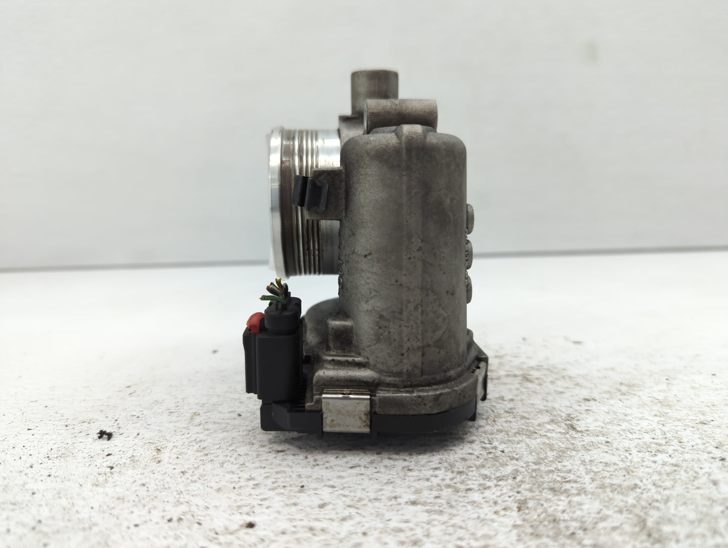 2012-2013 Ford Focus Throttle Body P/N:CM5E 9F991A Fits Fits 2012 2013 2014 2015 2016 2017 OEM Used Auto Parts - Oemusedauto