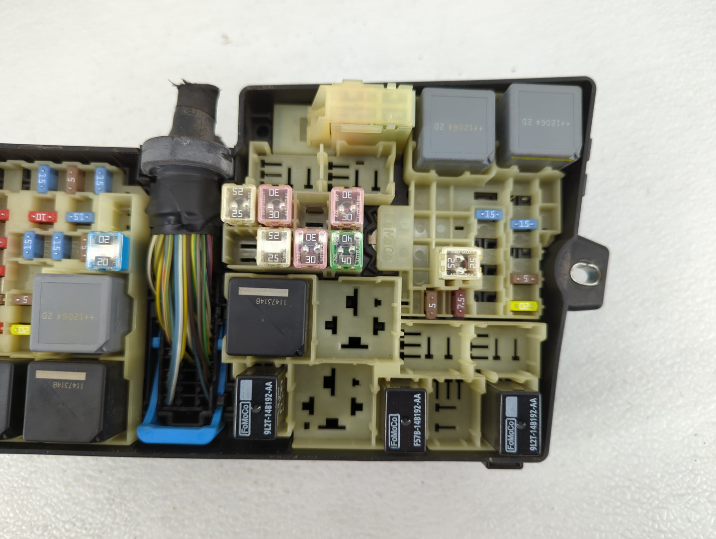 2012-2014 Ford Focus Fusebox Fuse Box Panel Relay Module P/N:AV6T-14A067-AC Fits Fits 2012 2013 2014 OEM Used Auto Parts - O