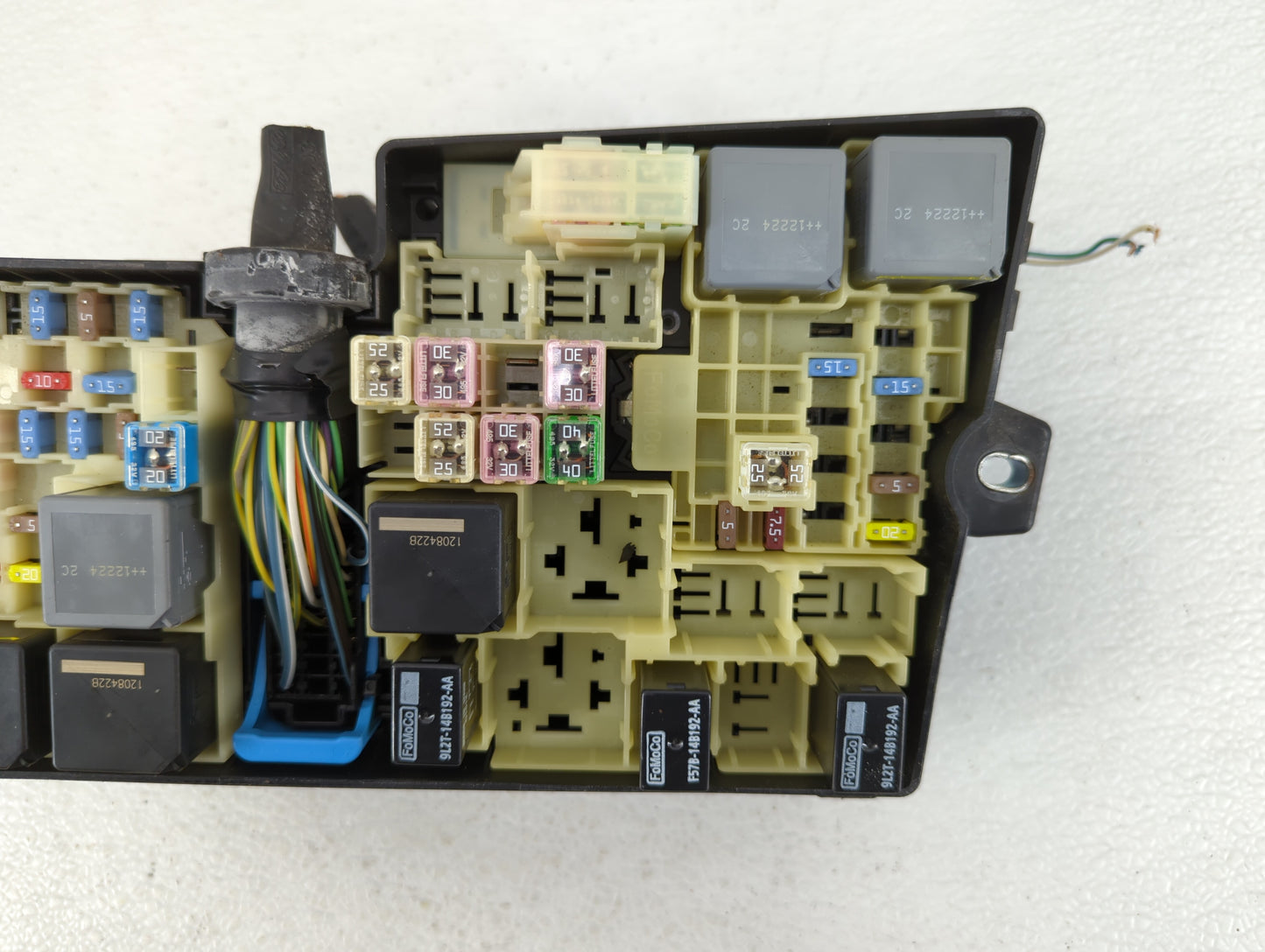 2012-2014 Ford Focus Fusebox Fuse Box Panel Relay Module P/N:AV6T-14A067-AC Fits Fits 2012 2013 2014 OEM Used Auto Parts - O