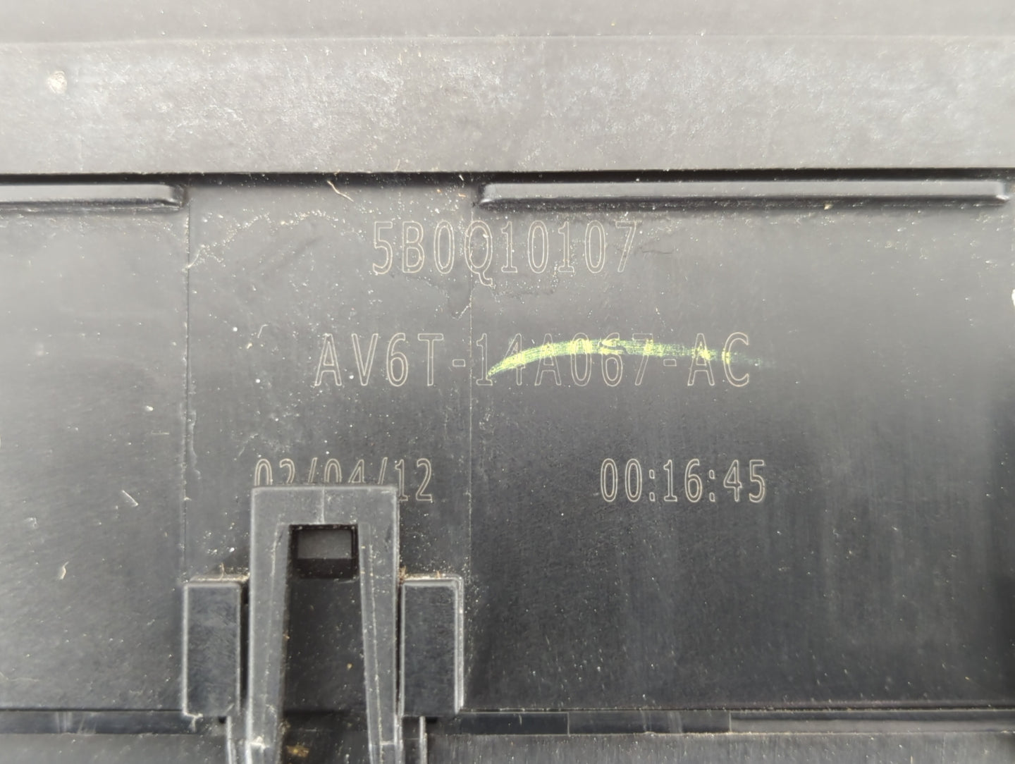 2012-2014 Ford Focus Fusebox Fuse Box Panel Relay Module P/N:AV6T-14A067-AC Fits Fits 2012 2013 2014 OEM Used Auto Parts - O