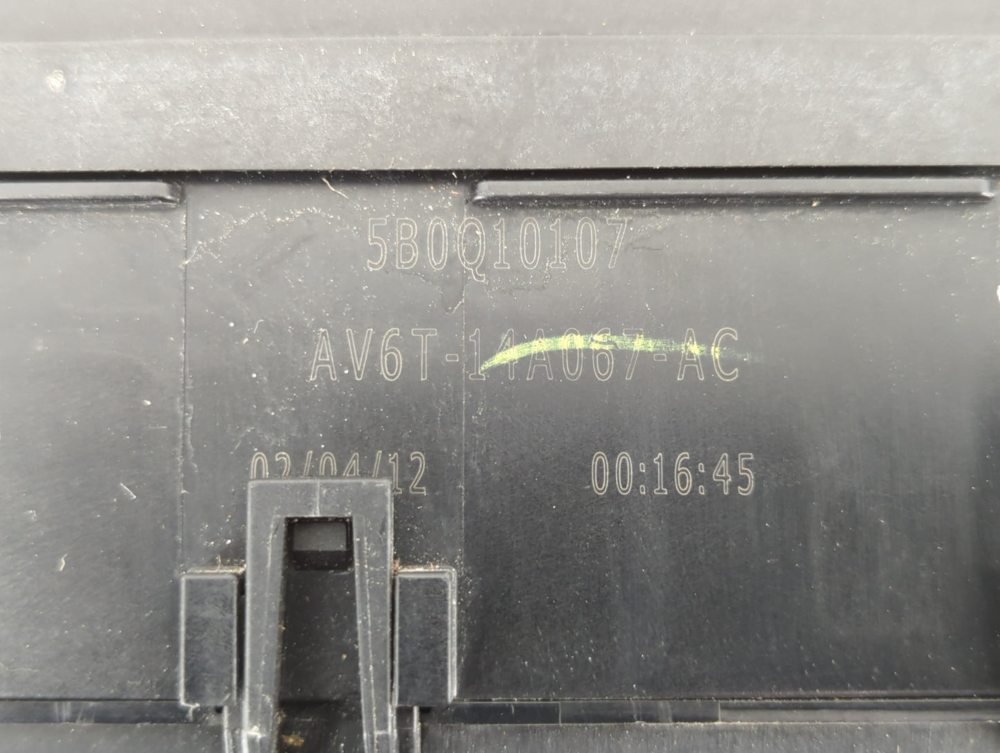 2012-2014 Ford Focus Fusebox Fuse Box Panel Relay Module P/N:AV6T-14A067-AC Fits Fits 2012 2013 2014 OEM Used Auto Parts - O