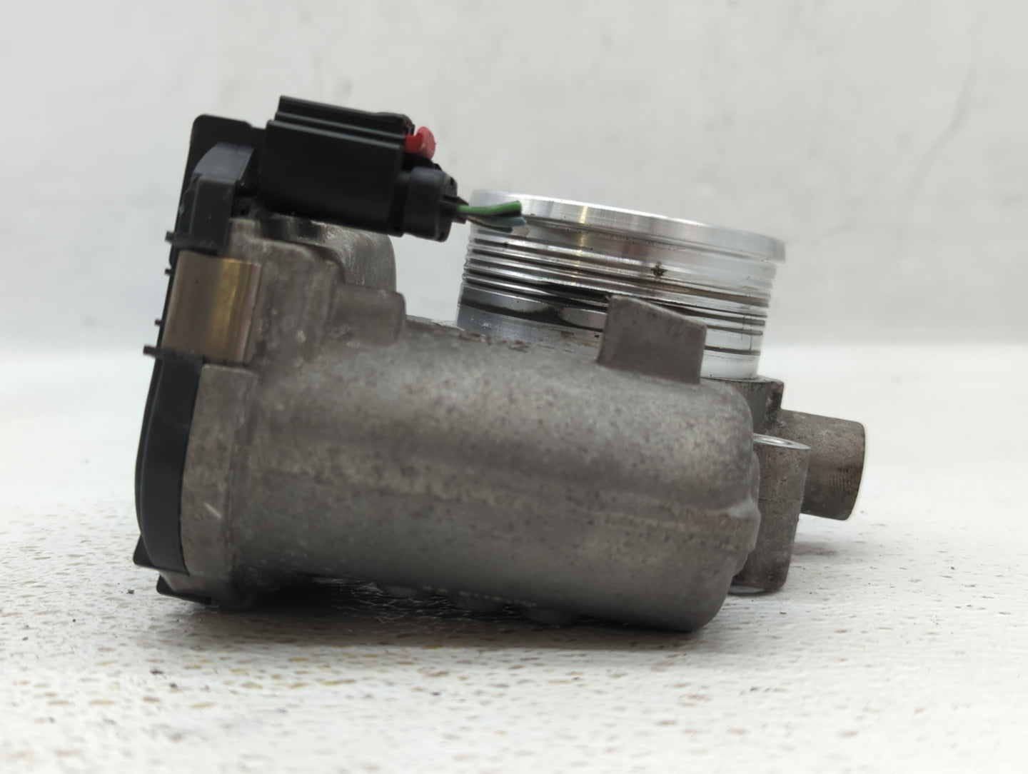 2012-2013 Ford Focus Throttle Body P/N:CM5E-9F991-AC CM5E-9F991-AD Fits Fits 2012 2013 2014 2015 2016 2017 OEM Used Auto Par
