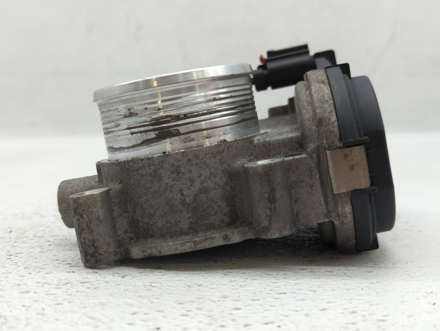 2012-2013 Ford Focus Throttle Body P/N:CM5E-9F991-AC CM5E-9F991-AD Fits Fits 2012 2013 2014 2015 2016 2017 OEM Used Auto Par