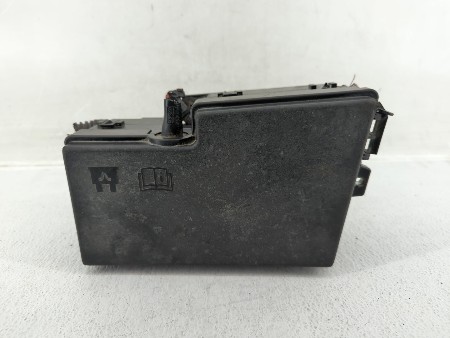2012-2014 Ford Focus Fusebox Fuse Box Panel Relay Module P/N:AV6T-14A067-AC Fits Fits 2012 2013 2014 OEM Used Auto Parts - O