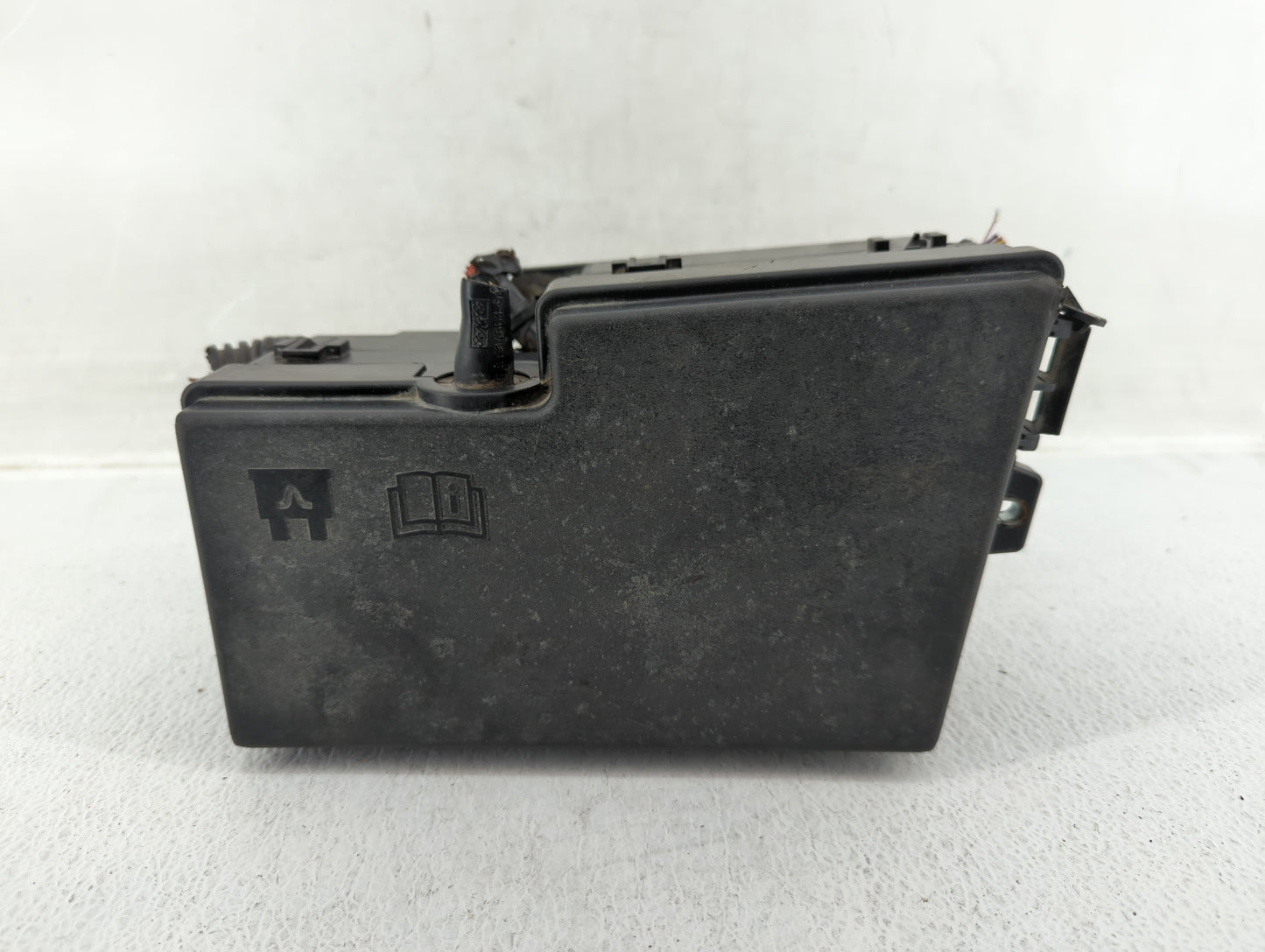 2012-2014 Ford Focus Fusebox Fuse Box Panel Relay Module P/N:AV6T-14A067-AC Fits Fits 2012 2013 2014 OEM Used Auto Parts - O