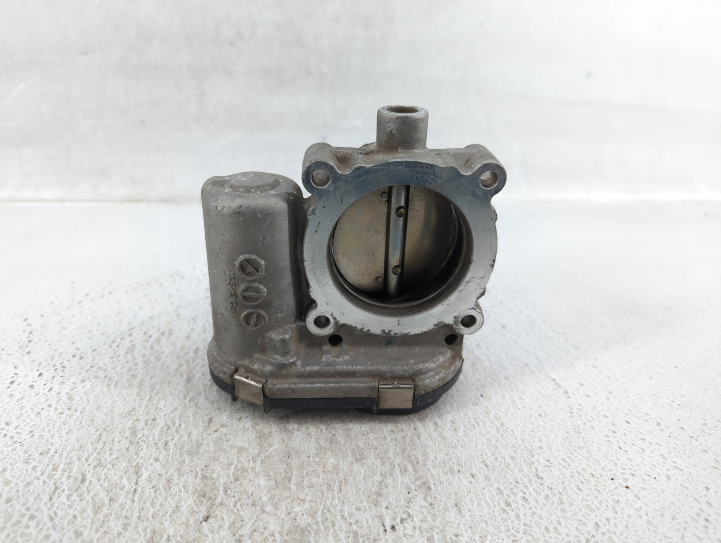 2012-2013 Ford Focus Throttle Body P/N:CM5E-9F991-AD Fits Fits 2012 2013 2014 2015 2016 2017 OEM Used Auto Parts - Oemusedau