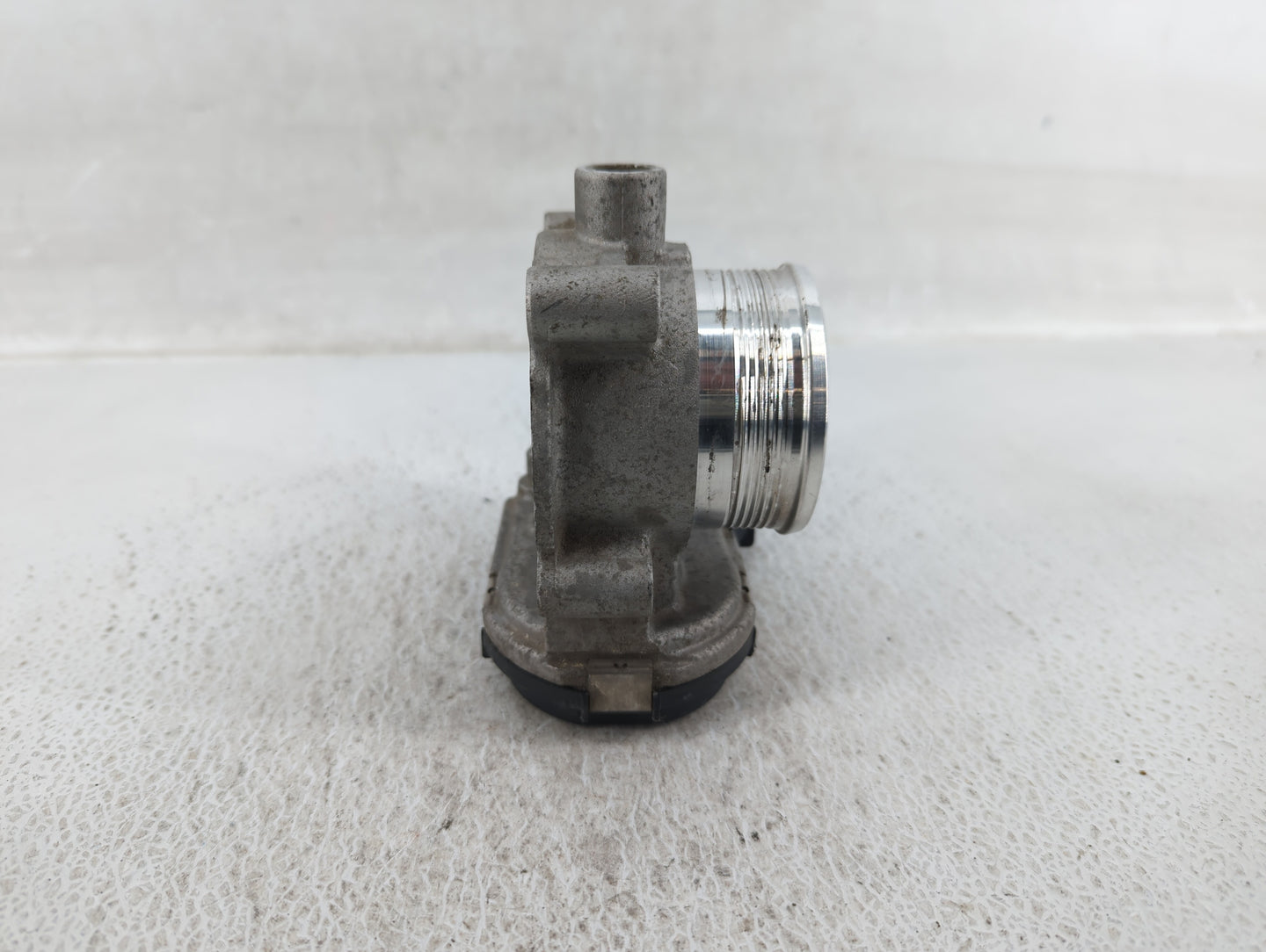 2012-2013 Ford Focus Throttle Body P/N:CM5E-9F991-AD Fits Fits 2012 2013 2014 2015 2016 2017 OEM Used Auto Parts - Oemusedau