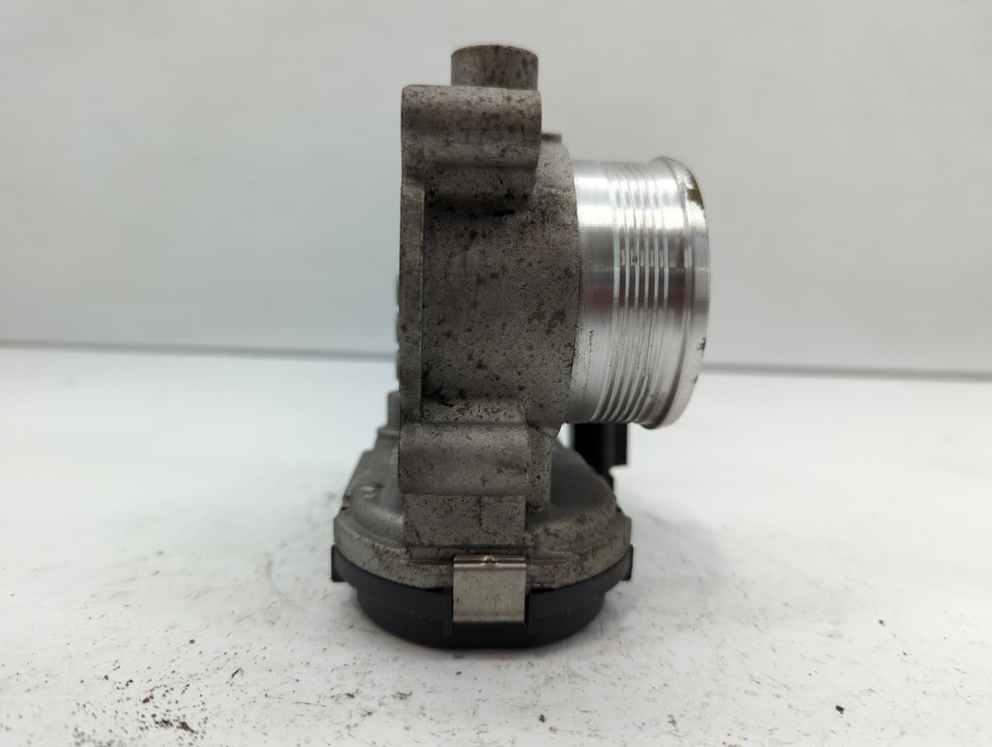 2012-2013 Ford Focus Throttle Body P/N:CM5E-9F991-AD Fits Fits 2012 2013 2014 2015 2016 2017 OEM Used Auto Parts - Oemusedau