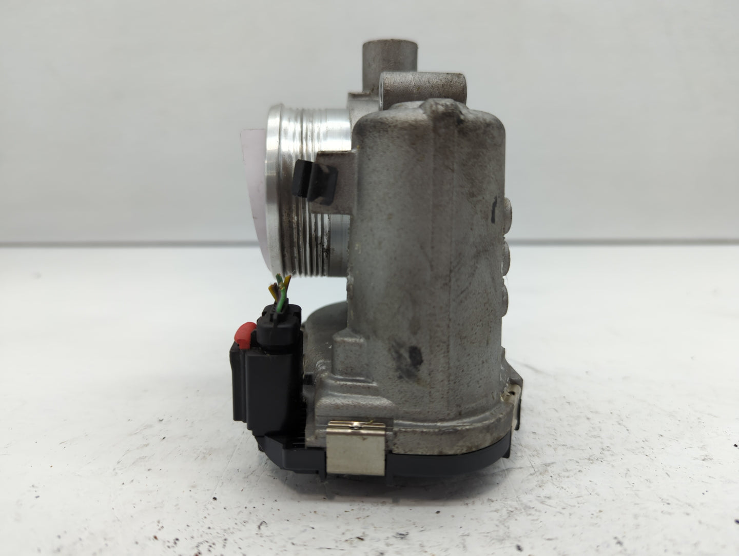 2012-2013 Ford Focus Throttle Body P/N:CM5E-9F991-AD Fits Fits 2012 2013 2014 2015 2016 2017 OEM Used Auto Parts - Oemusedau