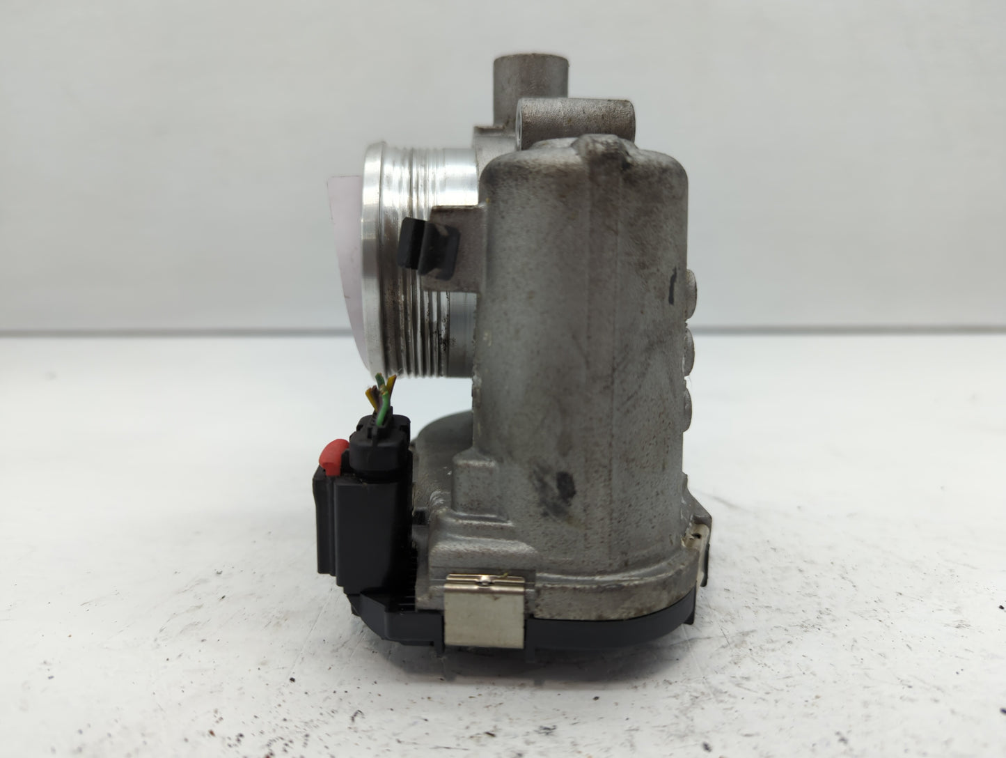 2012-2013 Ford Focus Throttle Body P/N:CM5E-9F991-AD Fits Fits 2012 2013 2014 2015 2016 2017 OEM Used Auto Parts - Oemusedau
