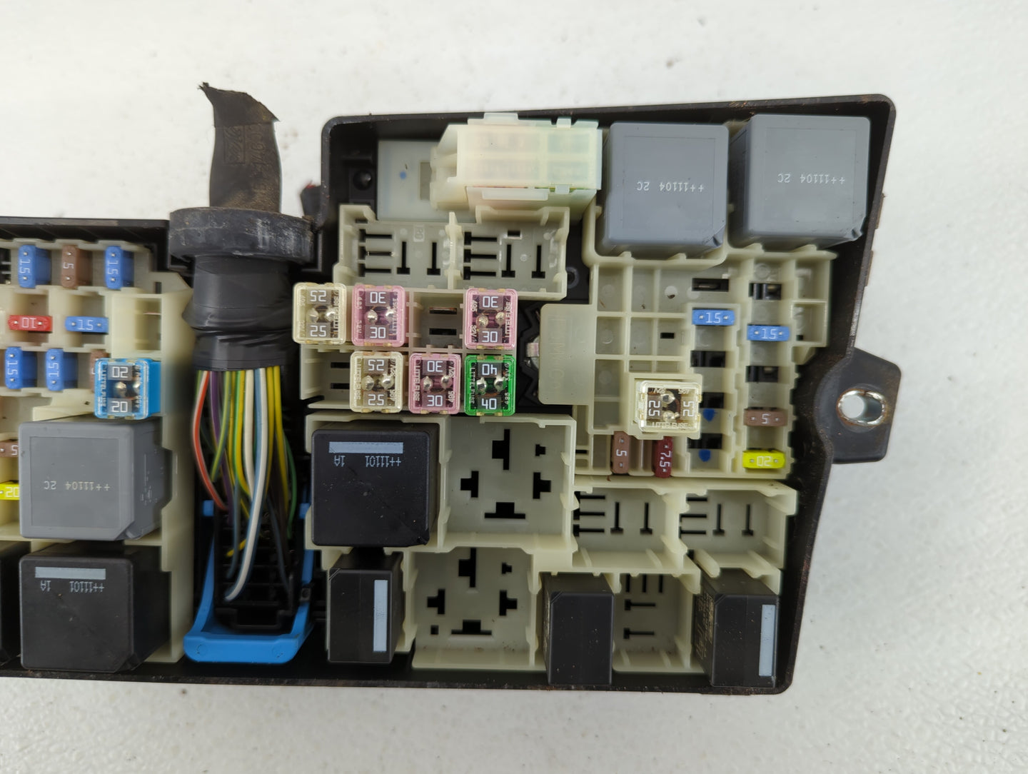2012-2014 Ford Focus Fusebox Fuse Box Panel Relay Module P/N:AV6T-14A067-AB Fits Fits 2012 2013 2014 OEM Used Auto Parts - O
