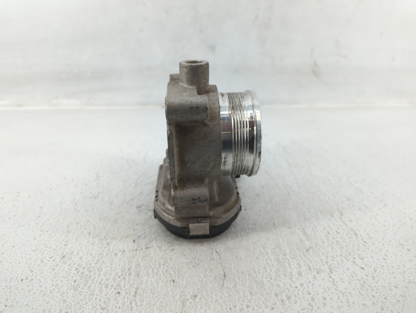 2012-2013 Ford Focus Throttle Body P/N:CM5E 9F991 AD Fits Fits 2012 2013 2014 2015 2016 2017 OEM Used Auto Parts - Oemusedau