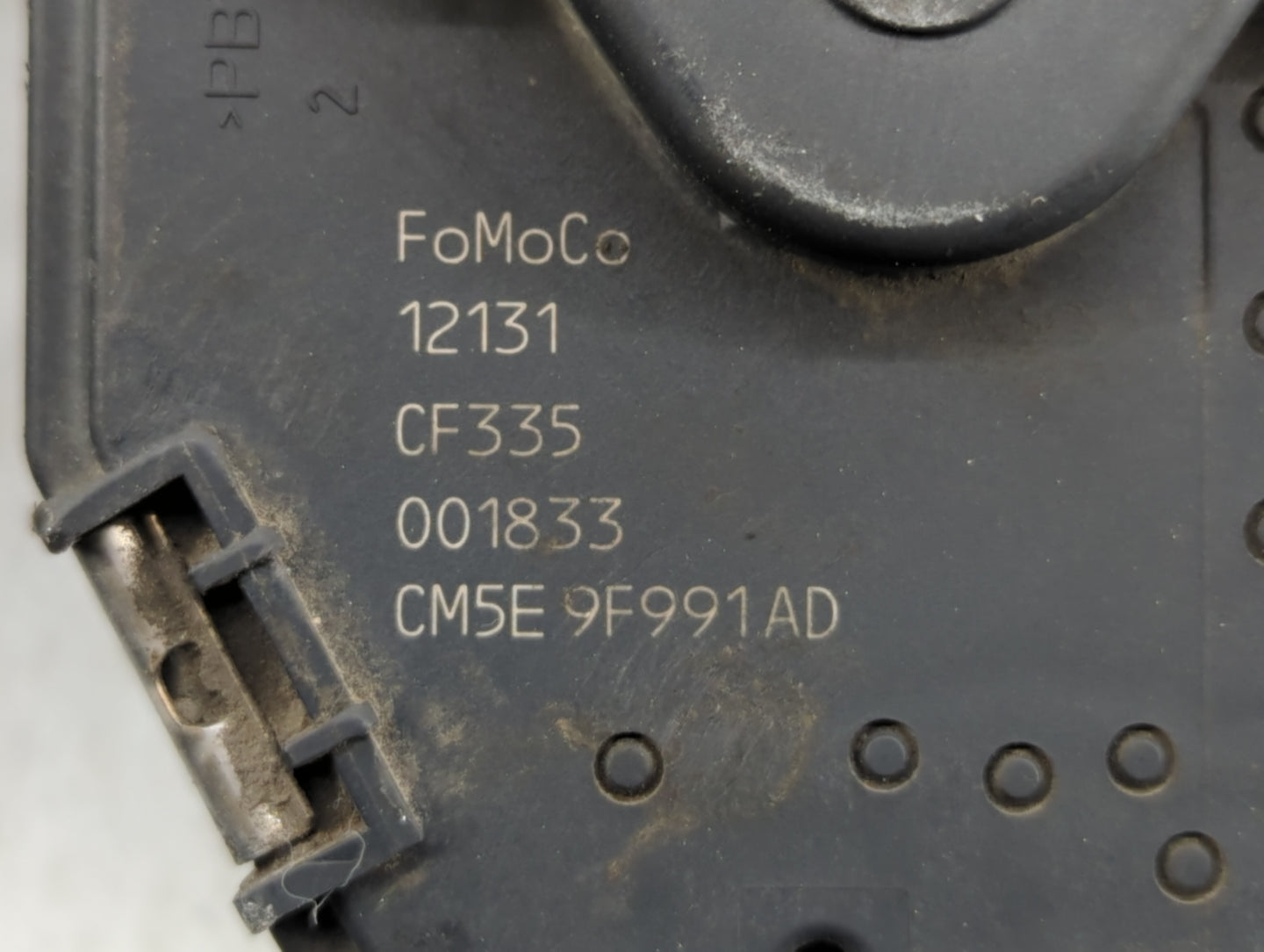 2012-2013 Ford Focus Throttle Body P/N:CM5E 9F991 AD Fits Fits 2012 2013 2014 2015 2016 2017 OEM Used Auto Parts - Oemusedau