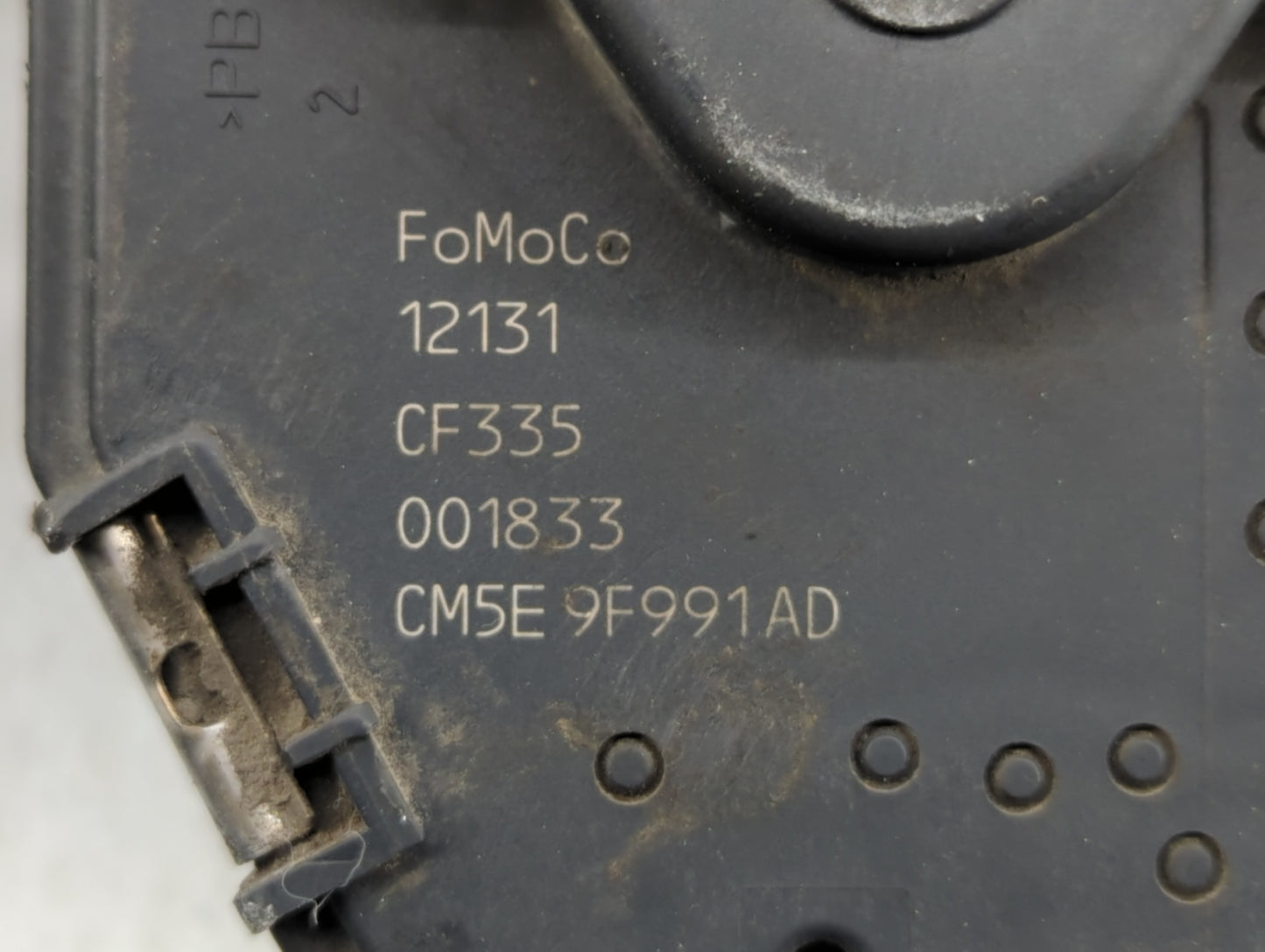 2012-2013 Ford Focus Throttle Body P/N:CM5E 9F991 AD Fits Fits 2012 2013 2014 2015 2016 2017 OEM Used Auto Parts - Oemusedau