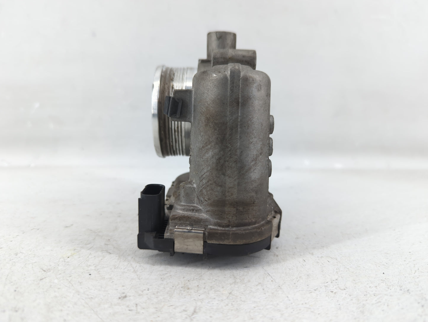 2012-2013 Ford Focus Throttle Body P/N:CM5E-9F991-AD Fits Fits 2012 2013 2014 2015 2016 2017 OEM Used Auto Parts - Oemusedau