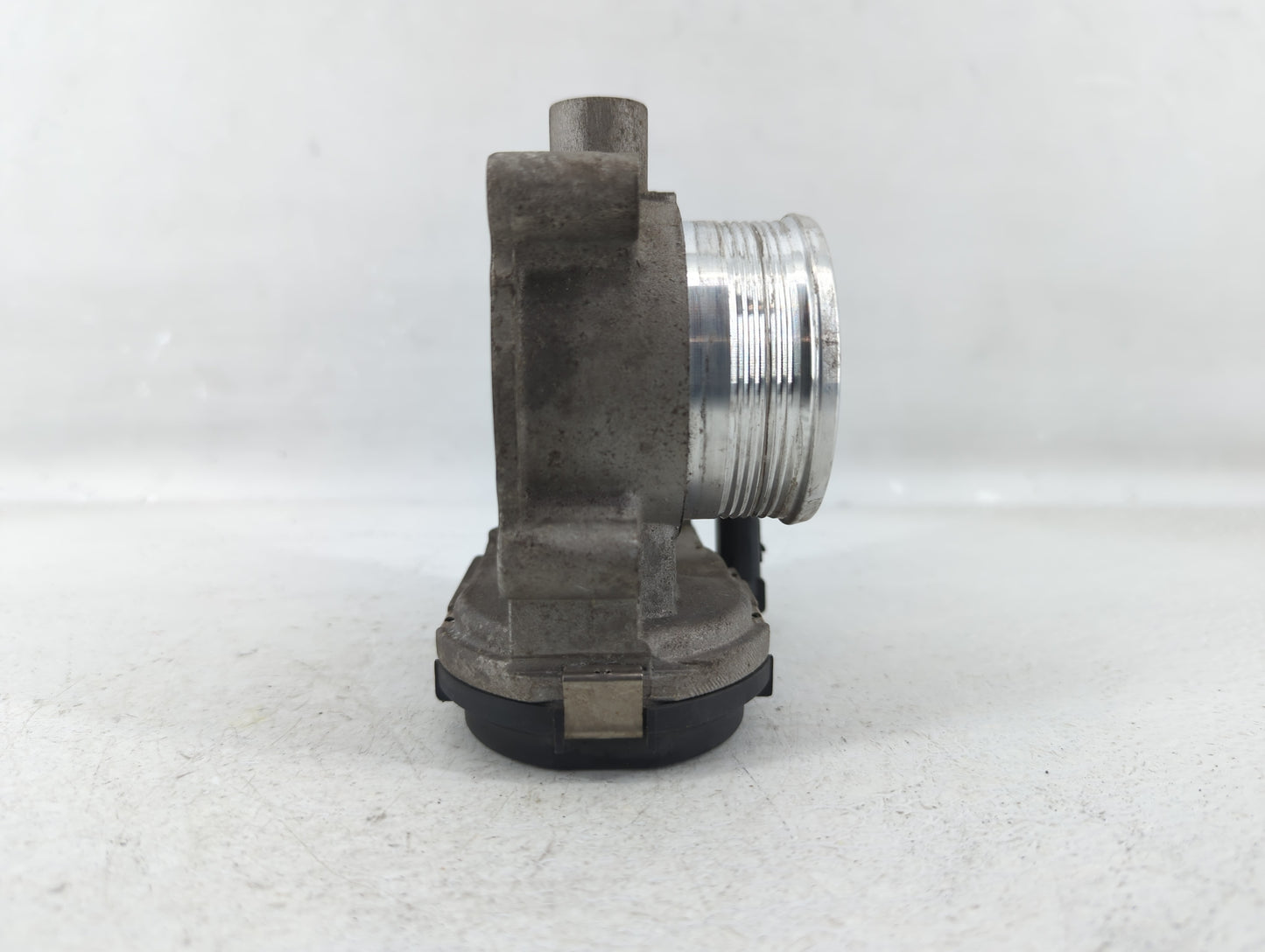2012-2013 Ford Focus Throttle Body P/N:CM5E-9F991-AD Fits Fits 2012 2013 2014 2015 2016 2017 OEM Used Auto Parts - Oemusedau