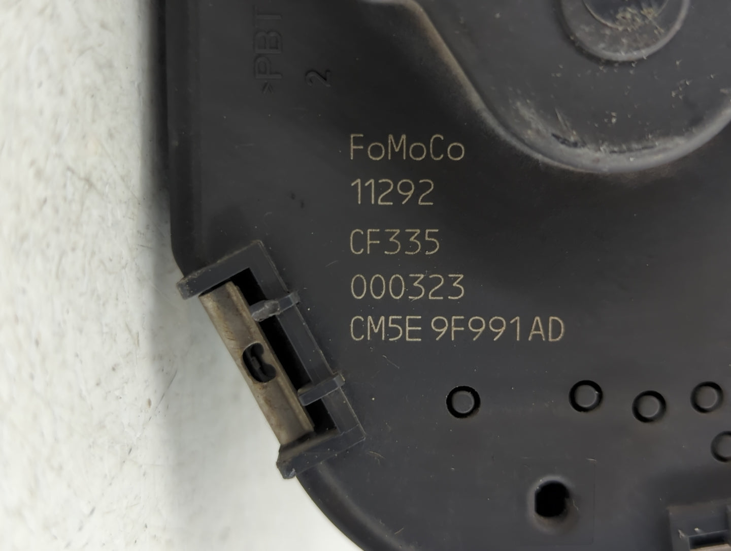 2012-2013 Ford Focus Throttle Body P/N:CM5E-9F991-AD Fits Fits 2012 2013 2014 2015 2016 2017 OEM Used Auto Parts - Oemusedau