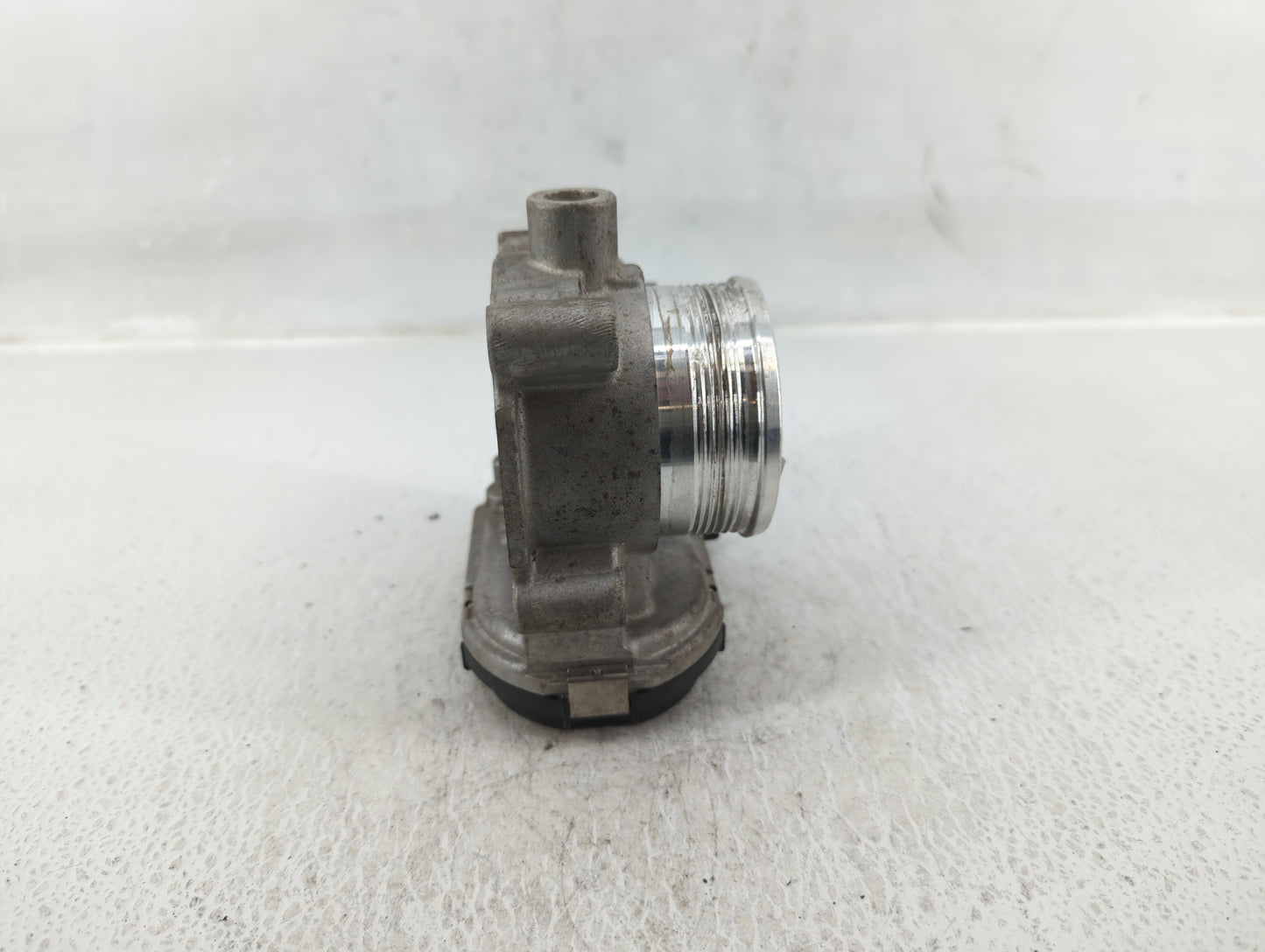 2012-2013 Ford Focus Throttle Body P/N:CM5E 9F991 AD Fits Fits 2012 2013 2014 2015 2016 2017 OEM Used Auto Parts - Oemusedau