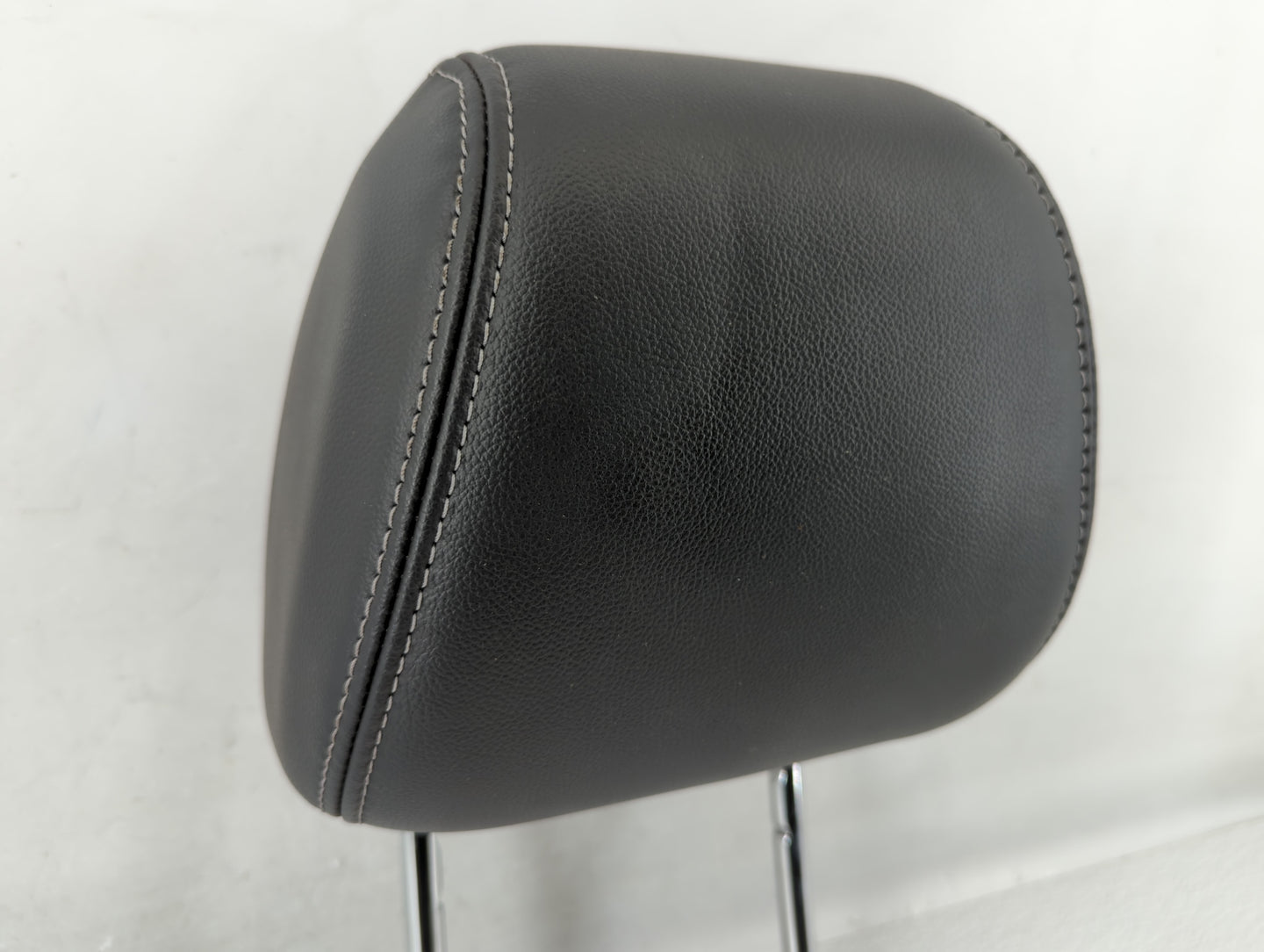2012 Ford Focus Headrest Head Rest Front Driver Passenger Seat Fits OEM Used Auto Parts - Oemusedautoparts1.com