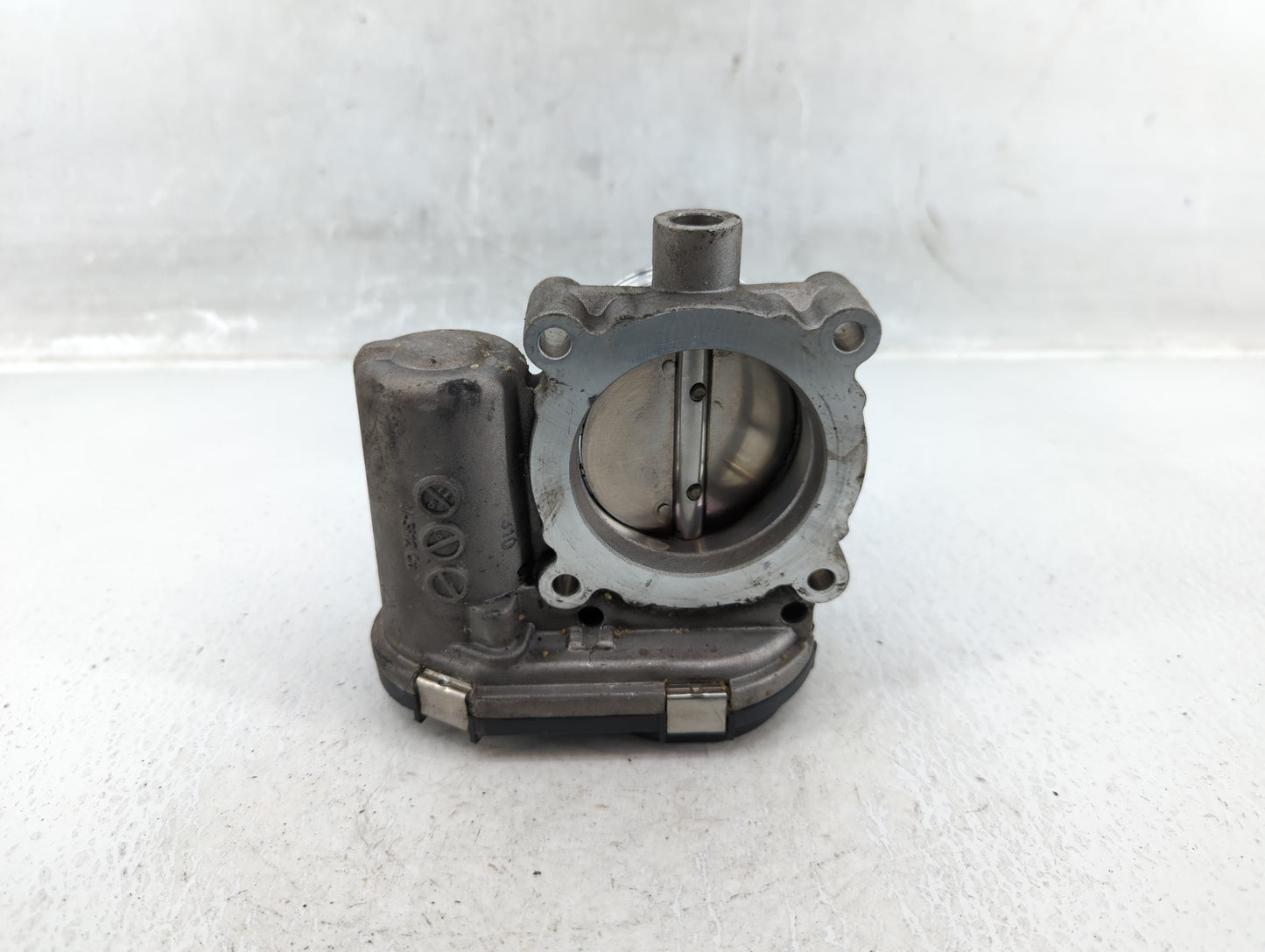 2012-2013 Ford Focus Throttle Body P/N:CM5E 9F991AD Fits Fits 2012 2013 2014 2015 2016 2017 OEM Used Auto Parts - Oemusedaut