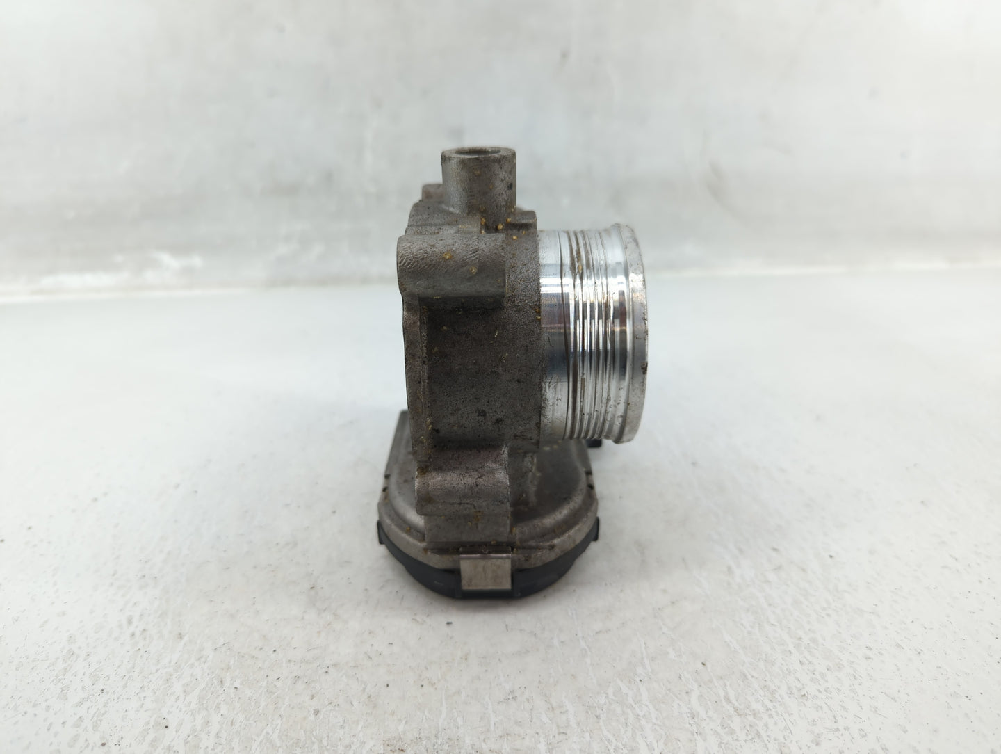 2012-2013 Ford Focus Throttle Body P/N:CM5E 9F991AD Fits Fits 2012 2013 2014 2015 2016 2017 OEM Used Auto Parts - Oemusedaut