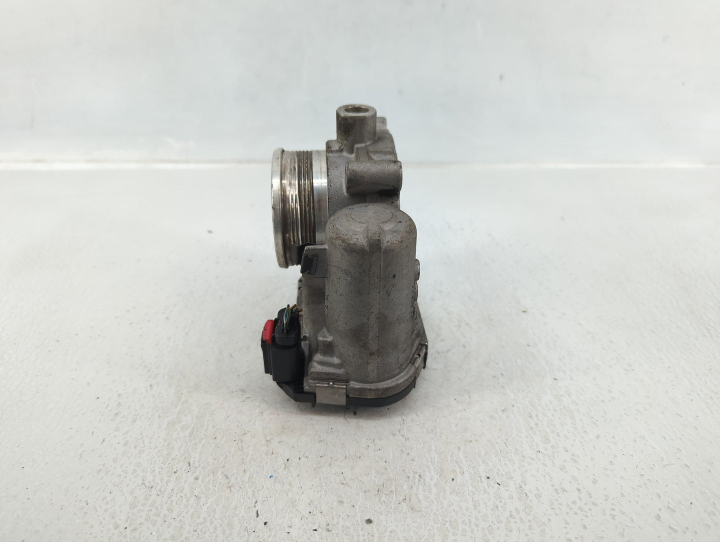 2012-2013 Ford Focus Throttle Body P/N:CM5E 9F991 AD Fits Fits 2012 2013 2014 2015 2016 2017 OEM Used Auto Parts - Oemusedau