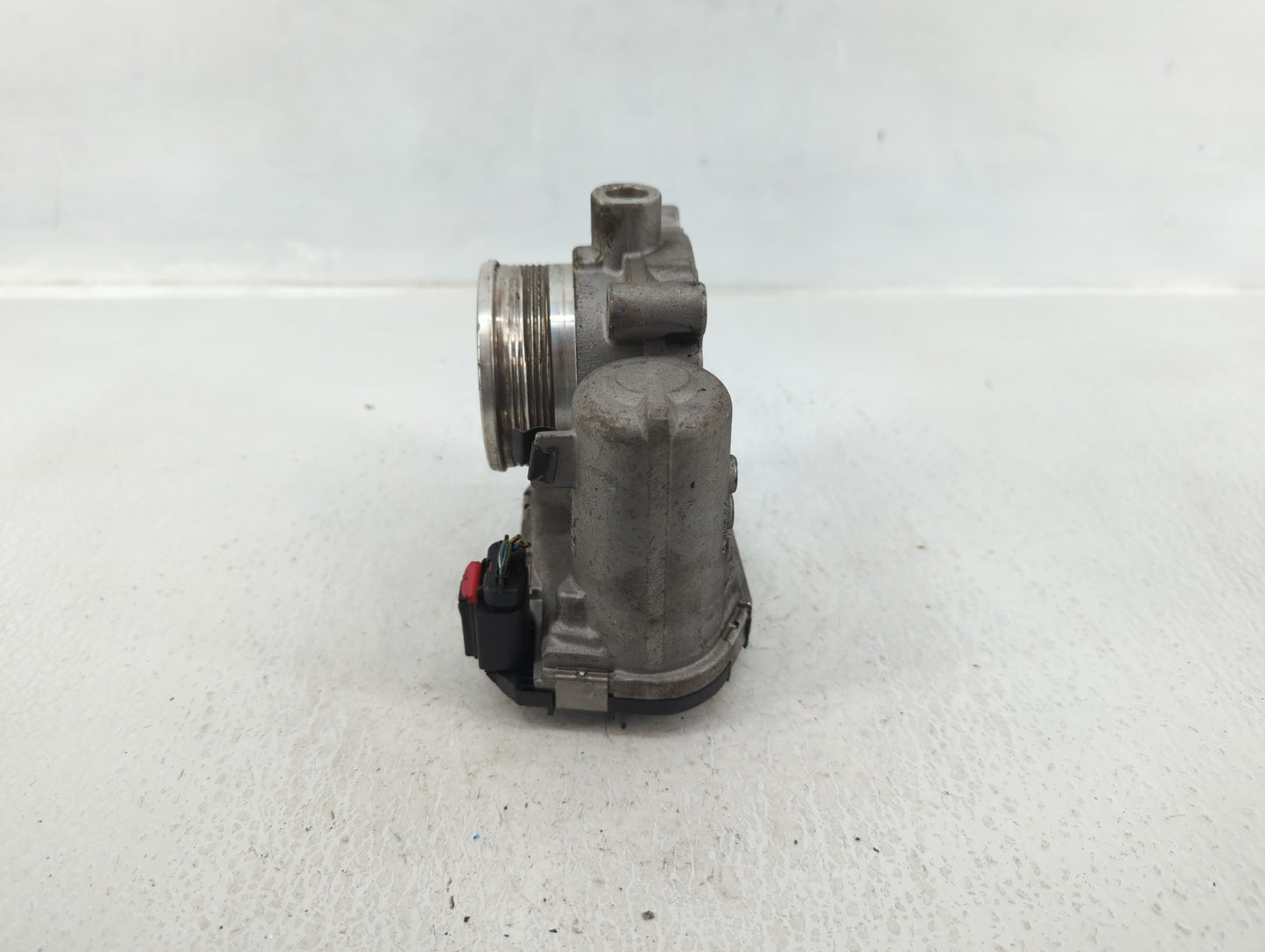 2012-2013 Ford Focus Throttle Body P/N:CM5E 9F991 AD Fits Fits 2012 2013 2014 2015 2016 2017 OEM Used Auto Parts - Oemusedau