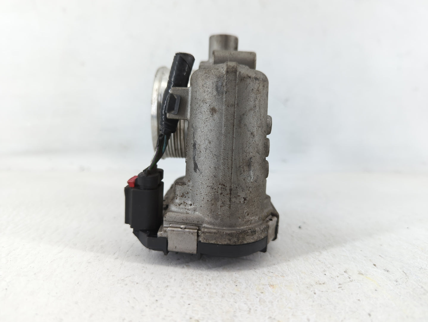 2012-2013 Ford Focus Throttle Body P/N:CM5E 9F991AD Fits Fits 2012 2013 2014 2015 2016 2017 OEM Used Auto Parts - Oemusedaut