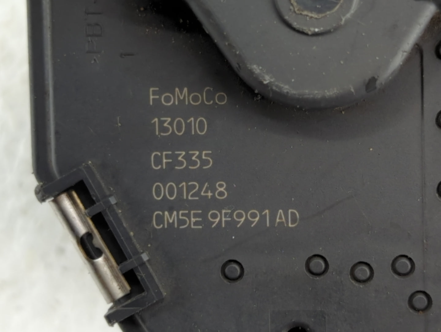 2012-2013 Ford Focus Throttle Body P/N:22240AA 994AA Fits Fits 2012 2013 2014 2015 2016 2017 OEM Used Auto Parts - Oemusedau