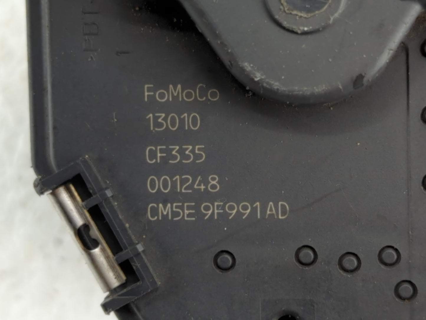 2012-2013 Ford Focus Throttle Body P/N:22240AA 994AA Fits Fits 2012 2013 2014 2015 2016 2017 OEM Used Auto Parts - Oemusedau