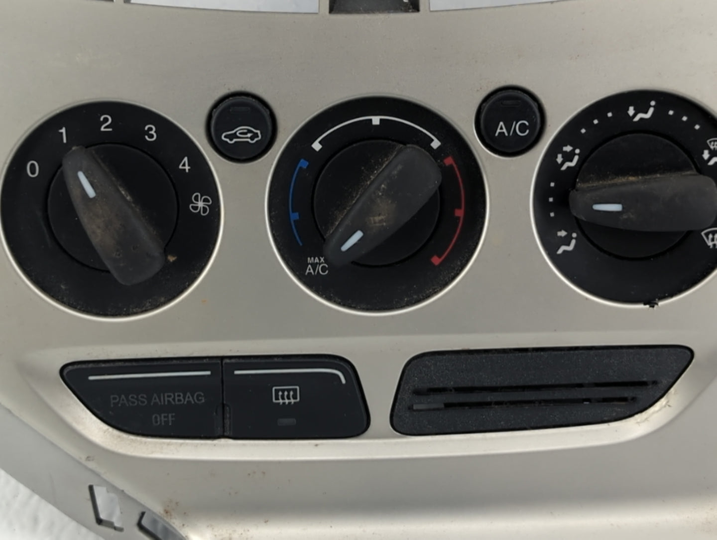 2012 Ford Focus Climate Control Module Temperature AC/Heater Replacement P/N:CM5T-19980-AC Fits OEM Used Auto Parts - Oemuse