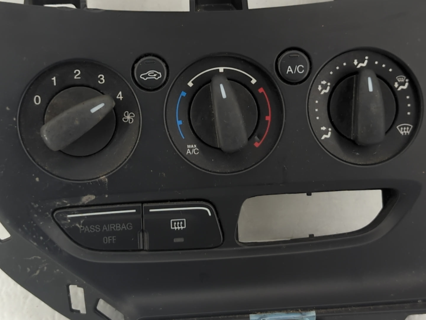 2012 Ford Focus Climate Control Module Temperature AC/Heater Replacement P/N:BM51-18522-AC3 Fits OEM Used Auto Parts - Oemus