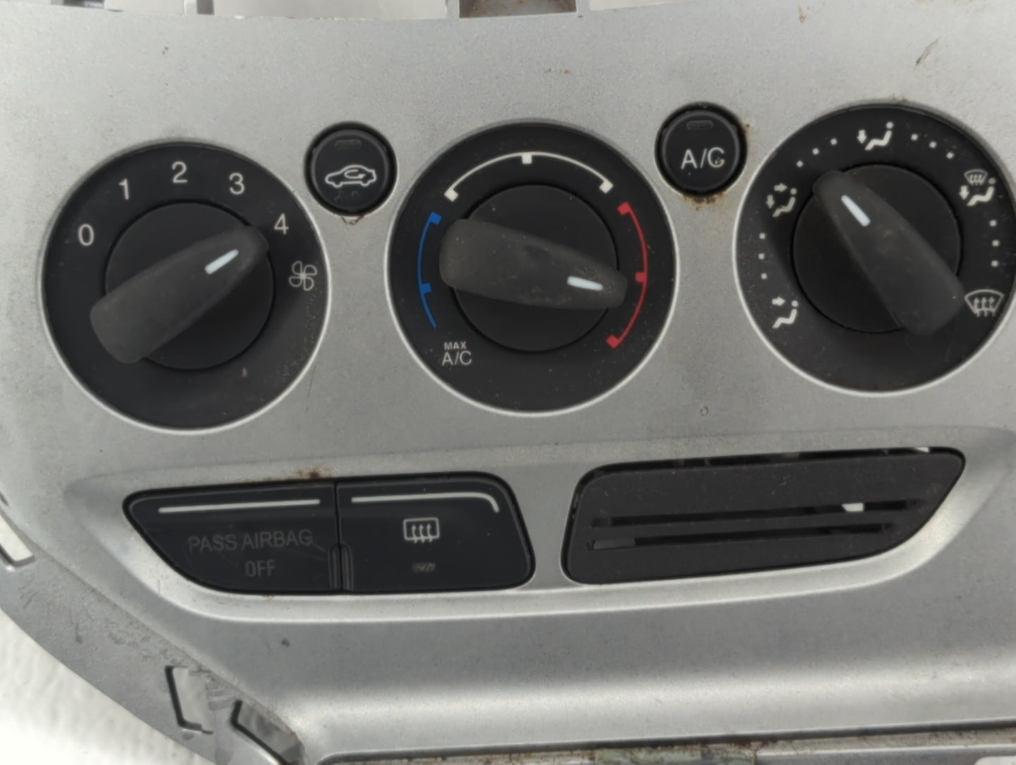 2012 Ford Focus Climate Control Module Temperature AC/Heater Replacement P/N:CM5T-12041221-1024 Fits OEM Used Auto Parts - O