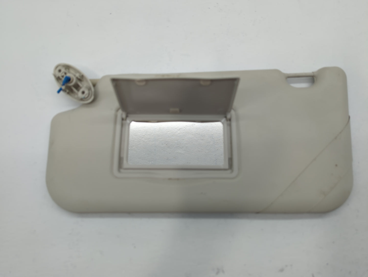 2012-2013 Ford Focus Sun Visor Shade Replacement Passenger Right Mirror Fits Fits 2012 2013 OEM Used Auto Parts - Oemusedaut