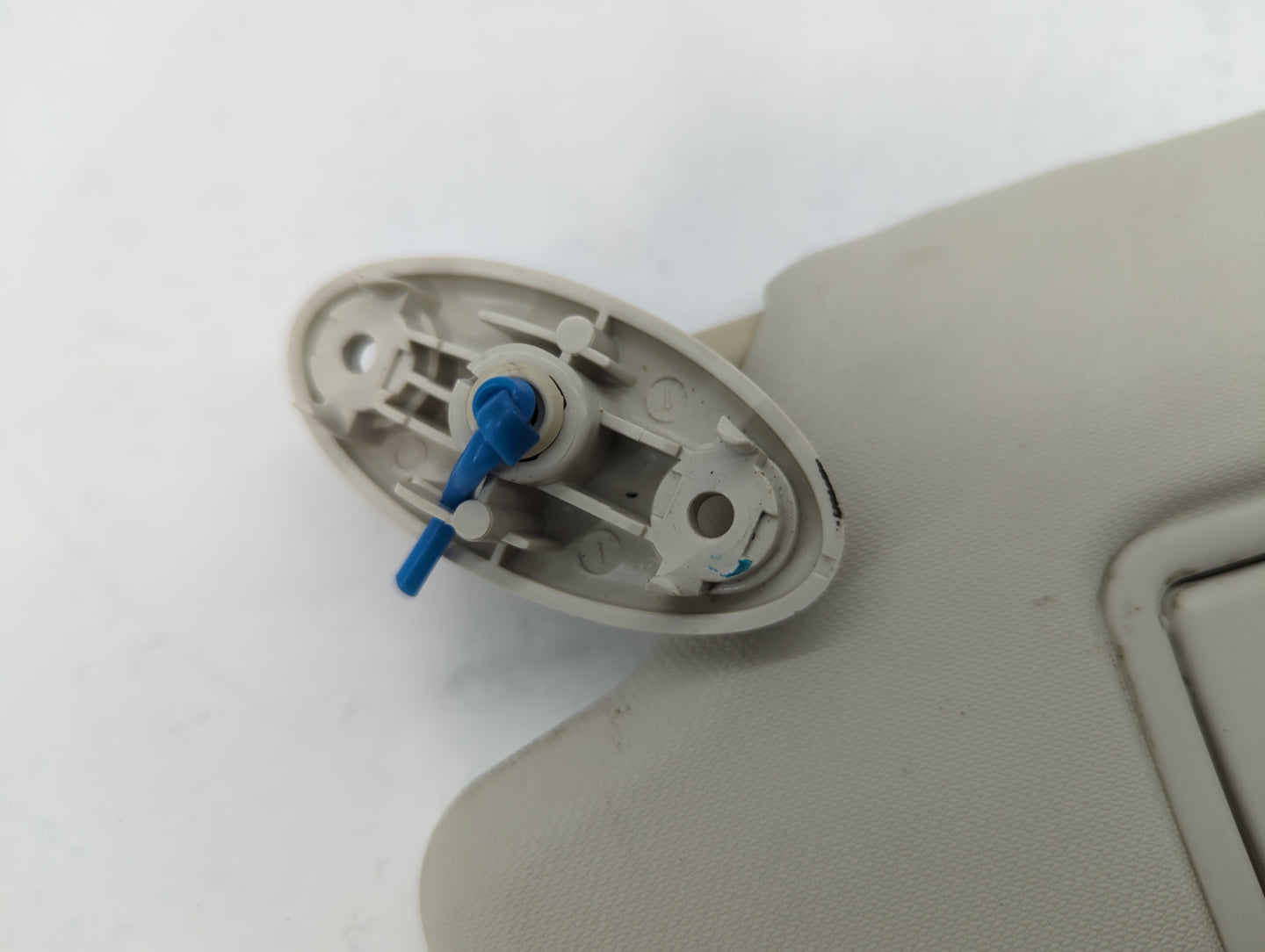 2012-2013 Ford Focus Sun Visor Shade Replacement Passenger Right Mirror Fits Fits 2012 2013 OEM Used Auto Parts - Oemusedaut