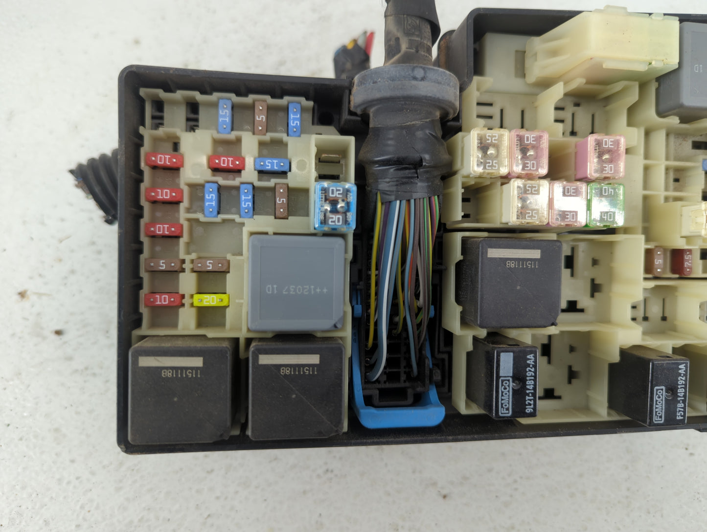2012-2014 Ford Focus Fusebox Fuse Box Panel Relay Module P/N:AV6T-14A067-AC Fits Fits 2012 2013 2014 OEM Used Auto Parts - O