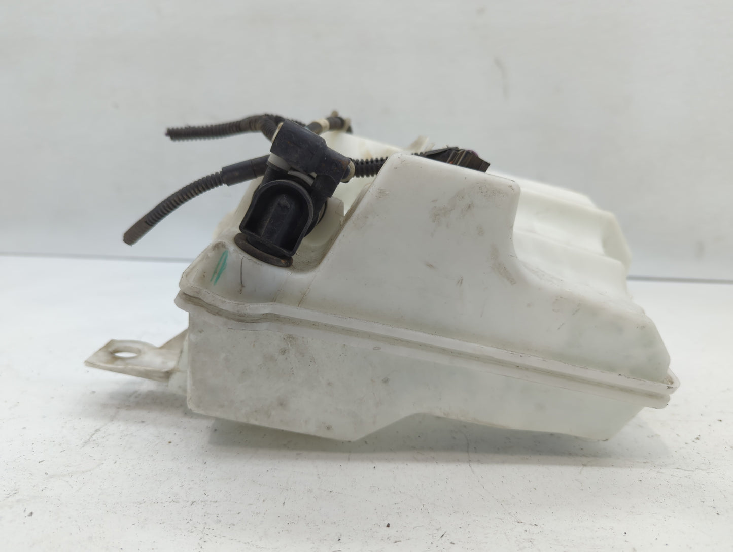 2012-2018 Ford Focus Windshield Washer Fluid Reservoir Bottle Oem - Oemusedautoparts1.com