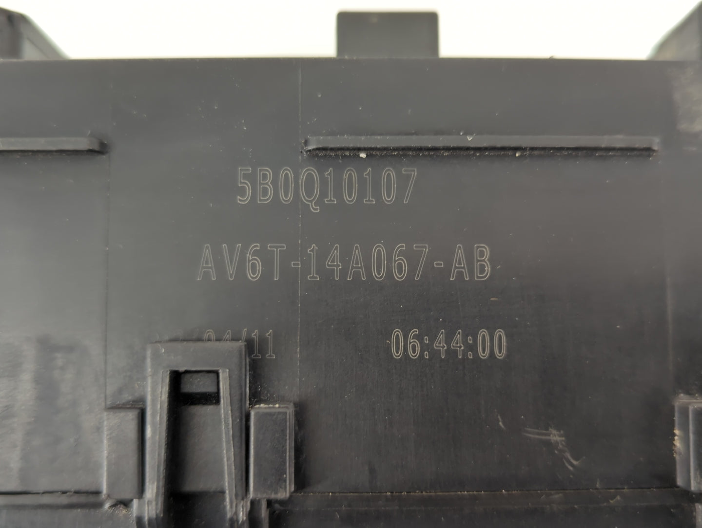 2012-2014 Ford Focus Fusebox Fuse Box Panel Relay Module P/N:AV6T-14A142-AA AV6T-14A067-AB Fits Fits 2012 2013 2014 OEM Used